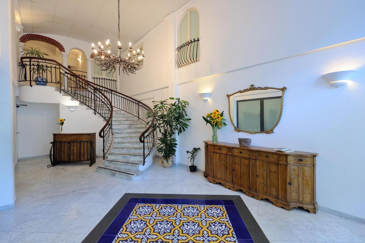 Aurora Residence Amalfi Luaran gambar