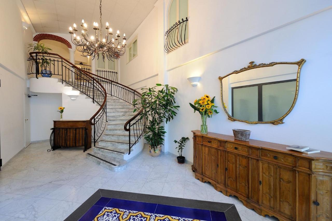 Aurora Residence Amalfi Luaran gambar
